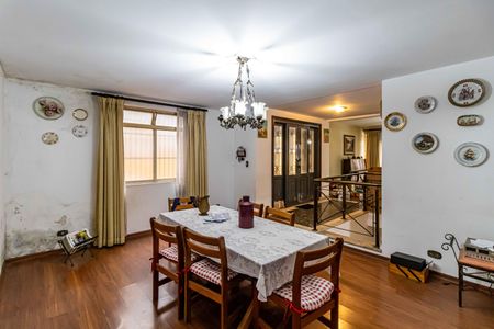 Casa à venda com 320m², 4 quartos e 2 vagasSala de jantar