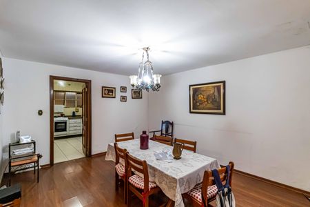 Casa à venda com 320m², 4 quartos e 2 vagasSala de jantar