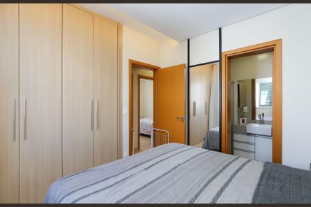 Apartamento à venda com 157m², 3 quartos e 2 vagasQuarto 1 1