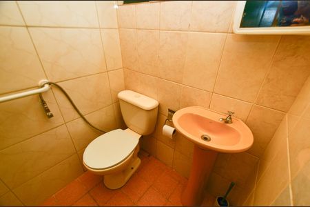 Casa à venda com 200m², 8 quartos e 2 vagasBanheiro 2