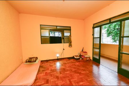 Casa à venda com 200m², 8 quartos e 2 vagasSala 