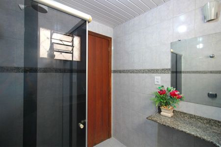 Casa à venda com 281m², 3 quartos e 3 vagasBanheiro