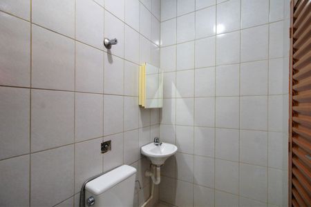 Casa à venda com 281m², 3 quartos e 3 vagasBanheiro de serviço