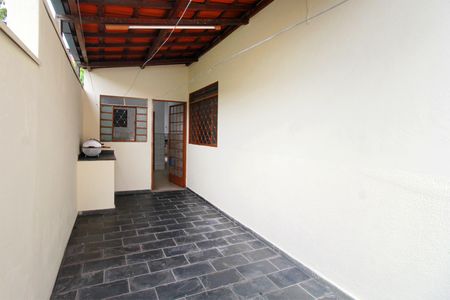 Casa à venda com 281m², 3 quartos e 3 vagasVaranda lateral