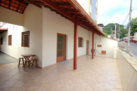 Casa à venda com 281m², 3 quartos e 3 vagasVaranda