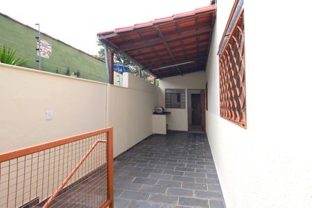 Casa à venda com 281m², 3 quartos e 3 vagasVaranda lateral
