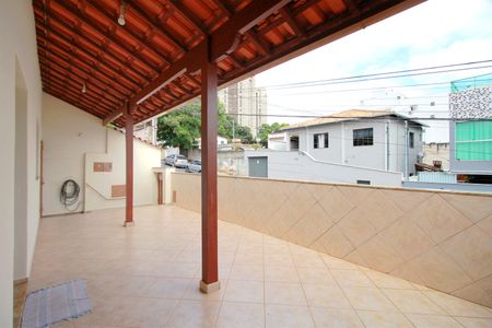 Casa à venda com 281m², 3 quartos e 3 vagasVaranda