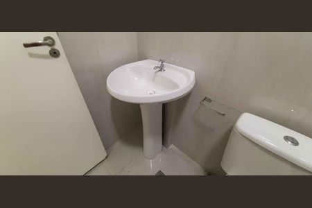 Apartamento para alugar com 46m², 2 quartos e 1 vaga Apartamento para alugar com 46m², 2 quartos e 1 vagaBanheiro