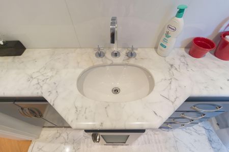 Apartamento à venda com 137m², 3 quartos e 5 vagasDetalhe Banheiro - Suíte 1