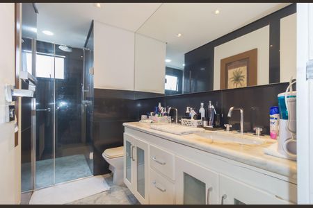 Apartamento à venda com 137m², 3 quartos e 5 vagasBanheiro - Suíte 3