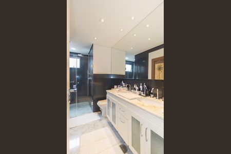 Apartamento à venda com 137m², 3 quartos e 5 vagasBanheiro - Suíte 3