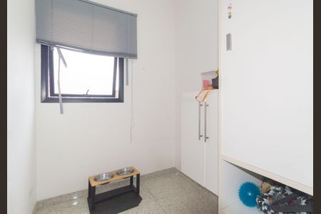 Apartamento à venda com 137m², 3 quartos e 5 vagasQuarto - Área de Serviço