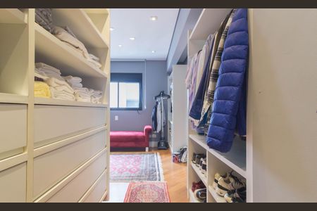 Apartamento à venda com 137m², 3 quartos e 5 vagasCloset - Suíte 2