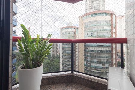 Apartamento à venda com 137m², 3 quartos e 5 vagasVaranda - Suíte 3