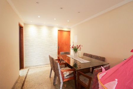 Apartamento à venda com 70m², 2 quartos e 2 vagasSala