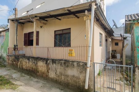 Casa à venda com 650m², 2 quartos e 2 vagas Casa à venda com 650m², 2 quartos e 2 vagasFachada