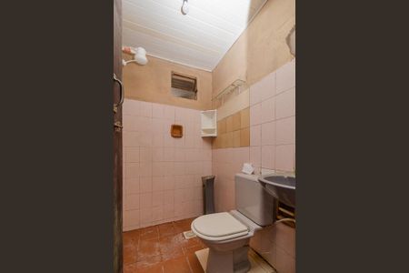 Casa à venda com 650m², 2 quartos e 2 vagas Casa à venda com 650m², 2 quartos e 2 vagasEdícula