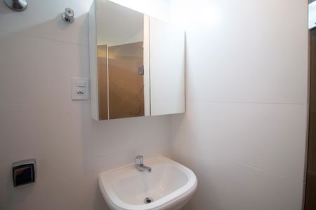 Apartamento à venda com 53m², 2 quartos e sem vaga Apartamento à venda com 53m², 2 quartos e sem vagaBanheiro