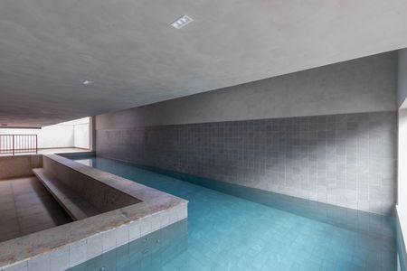 Apartamento à venda com 110m², 2 quartos e 2 vagas Apartamento à venda com 110m², 2 quartos e 2 vagasÁrea comum - Piscina Coberta