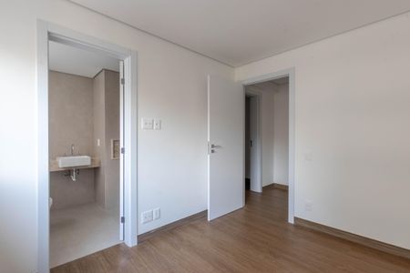 Apartamento à venda com 80m², 2 quartos e 2 vagasSuíte 1