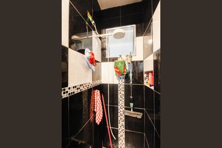 Casa à venda com 180m², 4 quartos e 1 vaga Casa à venda com 180m², 4 quartos e 1 vagaBanheiro 1