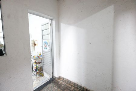 Casa à venda com 180m², 4 quartos e 1 vaga Casa à venda com 180m², 4 quartos e 1 vagaCorredor
