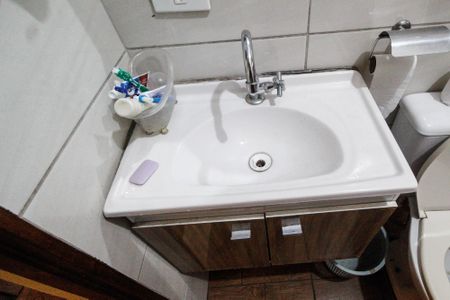 Casa à venda com 180m², 4 quartos e 1 vaga Casa à venda com 180m², 4 quartos e 1 vagaBanheiro 2