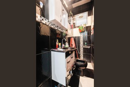 Casa à venda com 180m², 4 quartos e 1 vaga Casa à venda com 180m², 4 quartos e 1 vagaBanheiro 1