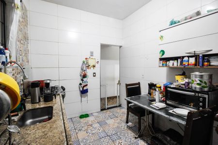 Casa à venda com 180m², 4 quartos e 1 vaga Casa à venda com 180m², 4 quartos e 1 vagaCozinha