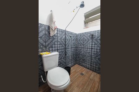 Casa à venda com 180m², 4 quartos e 1 vaga Casa à venda com 180m², 4 quartos e 1 vagaBanheiro da Suíte