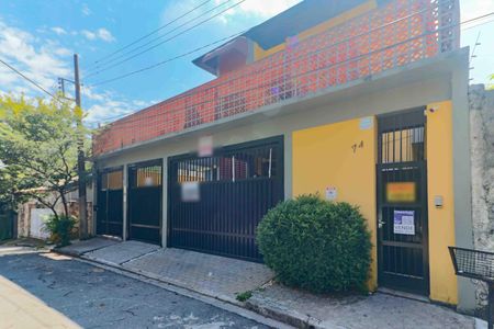 Casa à venda com 350m², 5 quartos e 3 vagas Casa à venda com 350m², 5 quartos e 3 vagasFachada
