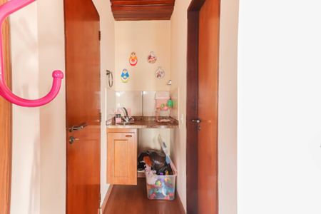 Casa à venda com 350m², 5 quartos e 3 vagas Casa à venda com 350m², 5 quartos e 3 vagasSuíte 5