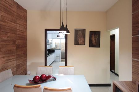 Casa à venda com 150m², 3 quartos e 2 vagasSala