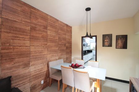 Casa à venda com 150m², 3 quartos e 2 vagasSala