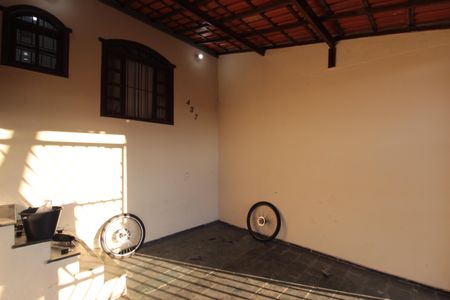 Casa à venda com 150m², 3 quartos e 2 vagasGaragem