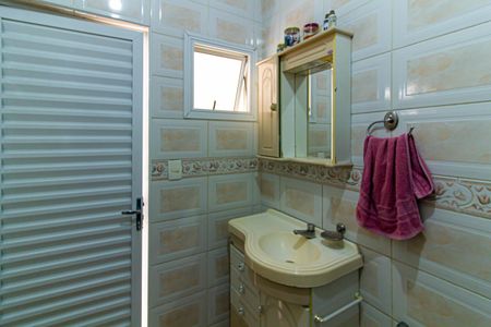 Casa à venda com 104m², 2 quartos e 1 vaga Casa à venda com 104m², 2 quartos e 1 vagaBanheiro de Serviço