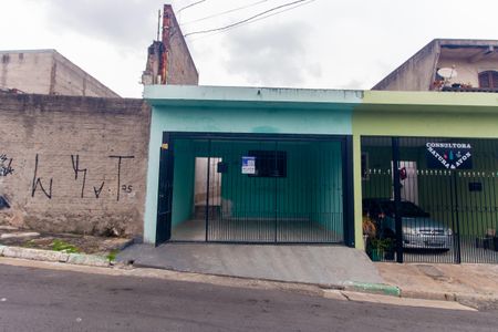 Casa para alugar com 80m², 2 quartos e 2 vagas Casa para alugar com 80m², 2 quartos e 2 vagasFachada