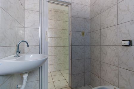 Casa para alugar com 80m², 2 quartos e 2 vagas Casa para alugar com 80m², 2 quartos e 2 vagasBanheiro