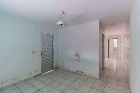 Casa para alugar com 80m², 2 quartos e 2 vagas Casa para alugar com 80m², 2 quartos e 2 vagasSala