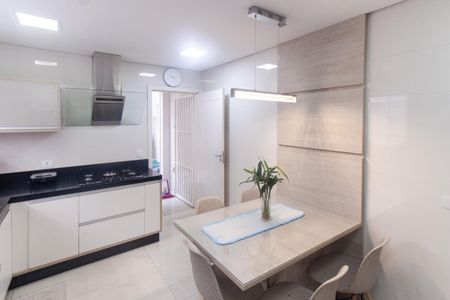 Casa à venda com 169m², 3 quartos e 3 vagas Casa à venda com 169m², 3 quartos e 3 vagasCozinha