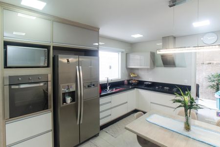 Casa à venda com 169m², 3 quartos e 3 vagas Casa à venda com 169m², 3 quartos e 3 vagasCozinha