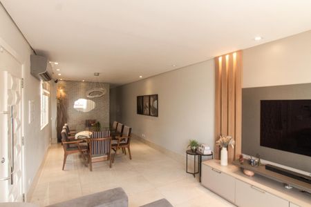 Casa à venda com 169m², 3 quartos e 3 vagas Casa à venda com 169m², 3 quartos e 3 vagasSala