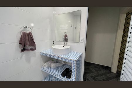 Casa para alugar com 135m², 4 quartos e 2 vagas Casa para alugar com 135m², 4 quartos e 2 vagasBanheiro 1
