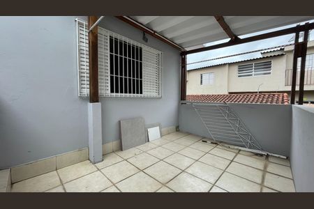 Casa para alugar com 135m², 4 quartos e 2 vagas Casa para alugar com 135m², 4 quartos e 2 vagasVaranda