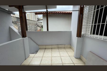 Casa para alugar com 135m², 4 quartos e 2 vagas Casa para alugar com 135m², 4 quartos e 2 vagasVaranda