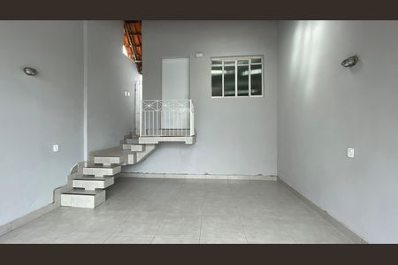 Casa para alugar com 135m², 4 quartos e 2 vagas Casa para alugar com 135m², 4 quartos e 2 vagasGaragem