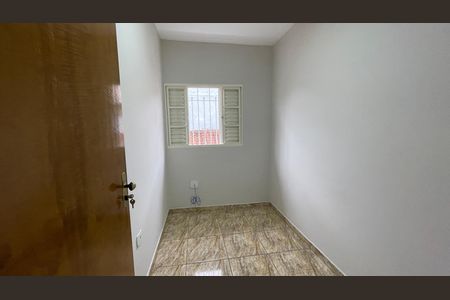 Casa para alugar com 135m², 4 quartos e 2 vagas Casa para alugar com 135m², 4 quartos e 2 vagasQuarto 2