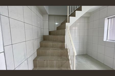 Casa para alugar com 135m², 4 quartos e 2 vagas Casa para alugar com 135m², 4 quartos e 2 vagasEscada Edícula