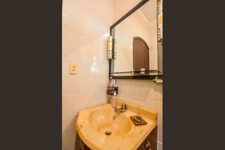 Casa à venda com 186m², 3 quartos e 2 vagasBanheiro 