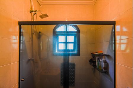 Casa à venda com 186m², 3 quartos e 2 vagasBanheiro 